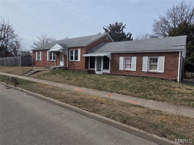 1825 Ashby Road, St Louis, MO 63114