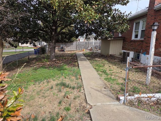 1825 Ashby Road, St Louis, MO 63114