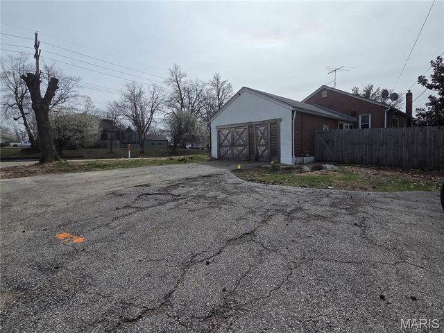 1825 Ashby Road, St Louis, MO 63114