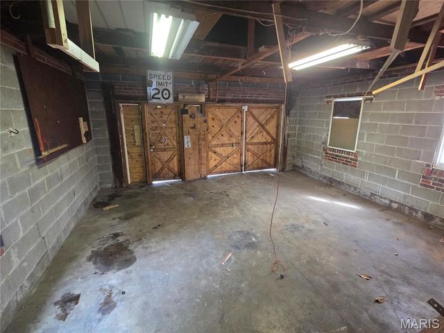 1825 Ashby Road, St Louis, MO 63114