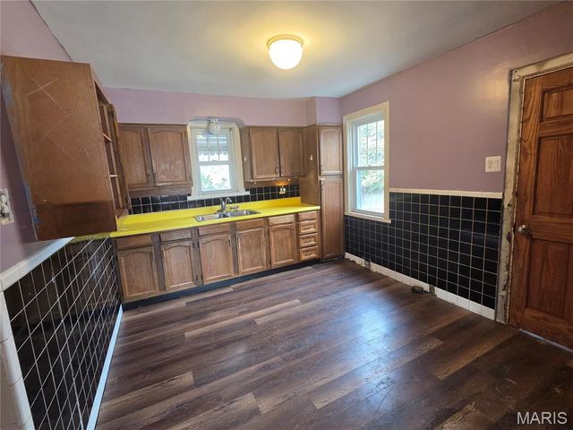 1825 Ashby Road, St Louis, MO 63114