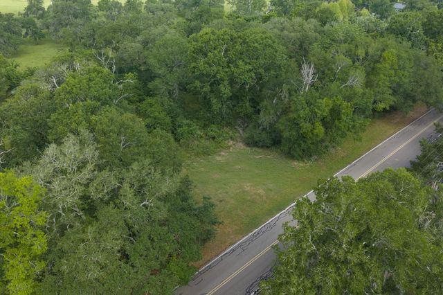 214 County Road 875, West Columbia, TX 77486