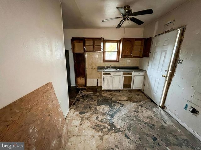 704 WESLEY AVE, National Park, NJ 08063