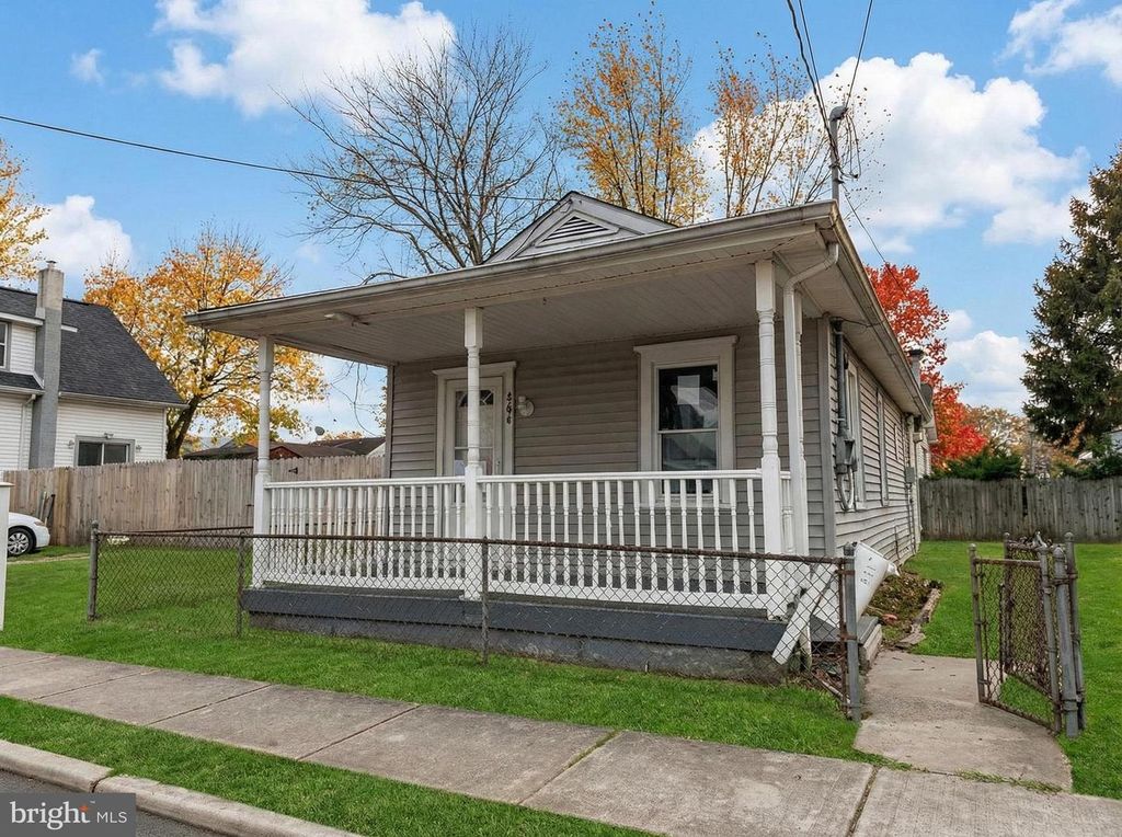 704 WESLEY AVE, National Park, NJ 08063