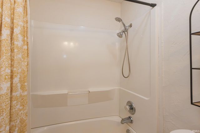 8114 N Santa Barbara Drive, Muncie, IN 47303