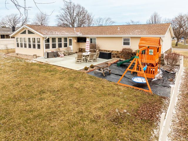 8114 N Santa Barbara Drive, Muncie, IN 47303