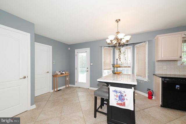 294 LAKEVIEW DR, Hammonton, NJ 08037