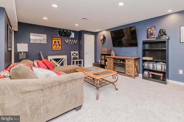 294 LAKEVIEW DR, Hammonton, NJ 08037