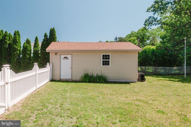 294 LAKEVIEW DR, Hammonton, NJ 08037