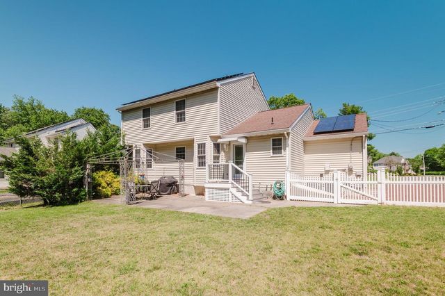 294 LAKEVIEW DR, Hammonton, NJ 08037