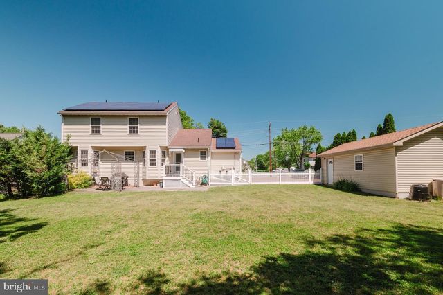 294 LAKEVIEW DR, Hammonton, NJ 08037