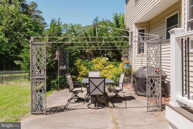294 LAKEVIEW DR, Hammonton, NJ 08037