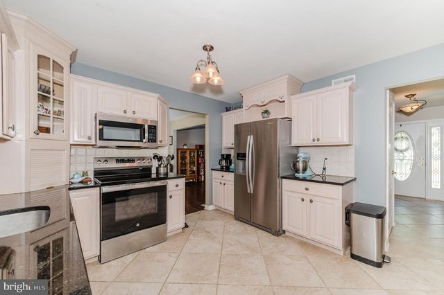 294 LAKEVIEW DR, Hammonton, NJ 08037