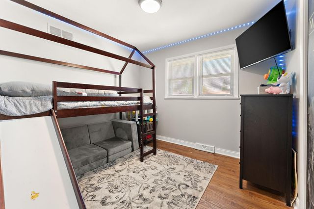525 W 56th Place, Merrillville, IN 46410