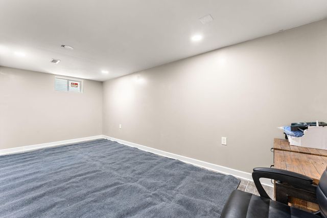 525 W 56th Place, Merrillville, IN 46410
