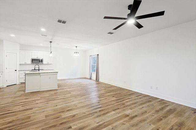 4912 Ridglea Lane, Fort Worth, TX 76116