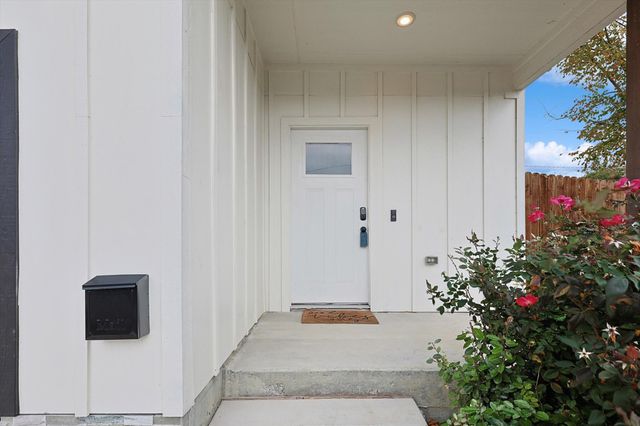 4912 Ridglea Lane, Fort Worth, TX 76116