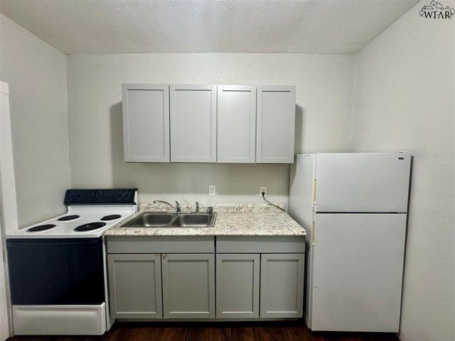 2142 AVENUE E, Wichita Falls, TX 76309