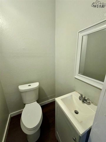 2142 AVENUE E, Wichita Falls, TX 76309