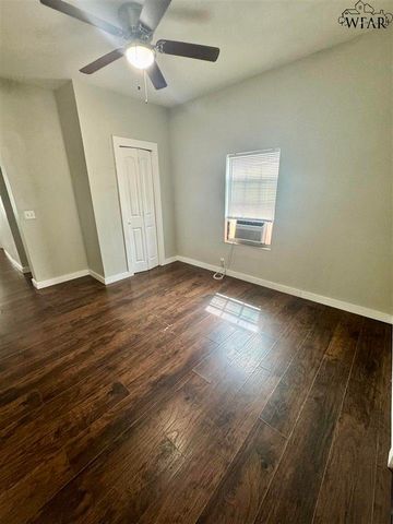 2142 AVENUE E, Wichita Falls, TX 76309