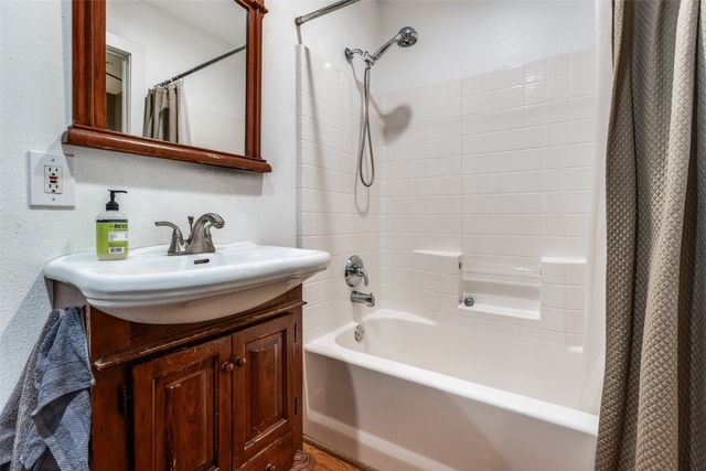 9235 E Lake Highlands Drive, Dallas, TX 75218