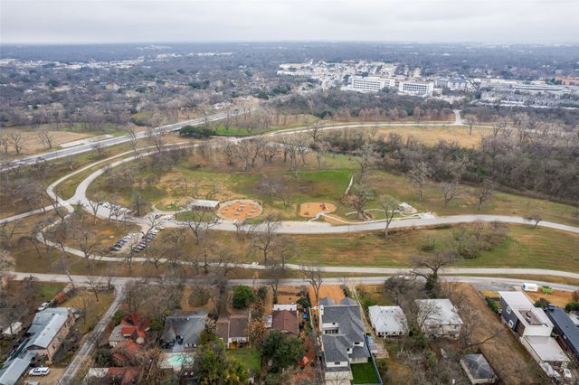 9235 E Lake Highlands Drive, Dallas, TX 75218