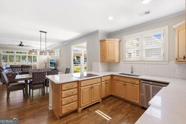 8 Deering Way, Cartersville, GA 30120