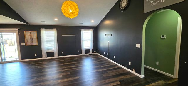 11213 Maggie Drive, Marion, IL 62959