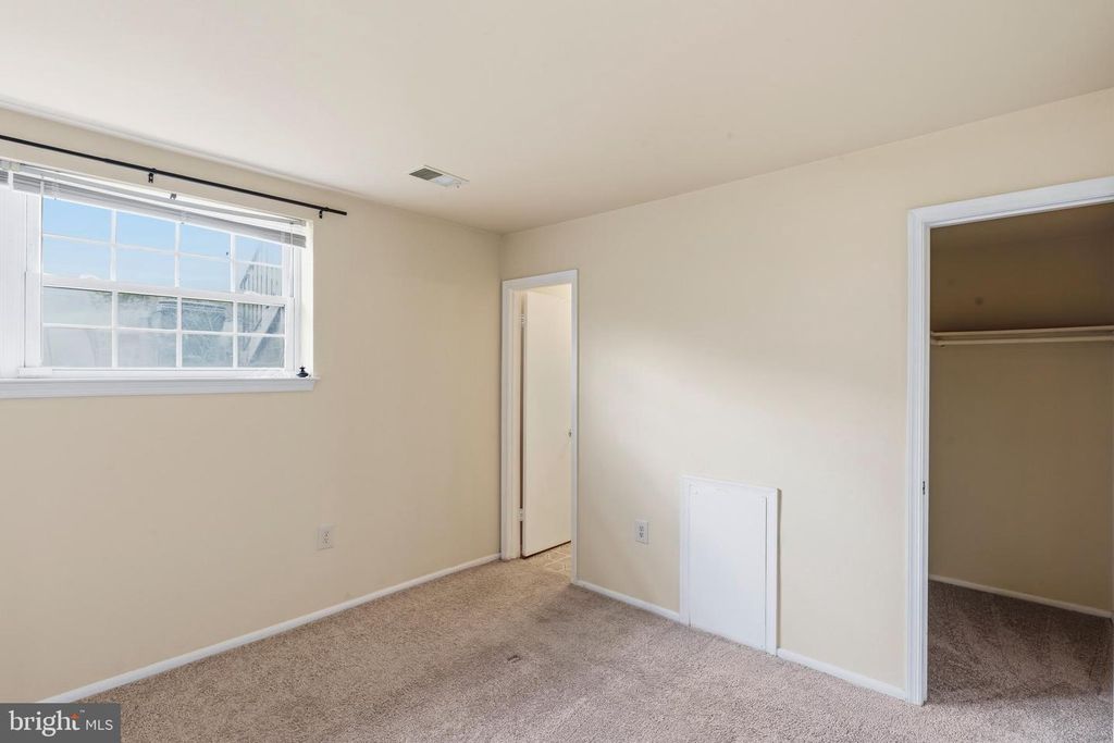 Image 17 of property listing at 14947 CHERRYWOOD DR #4I, Laurel, MD 20707