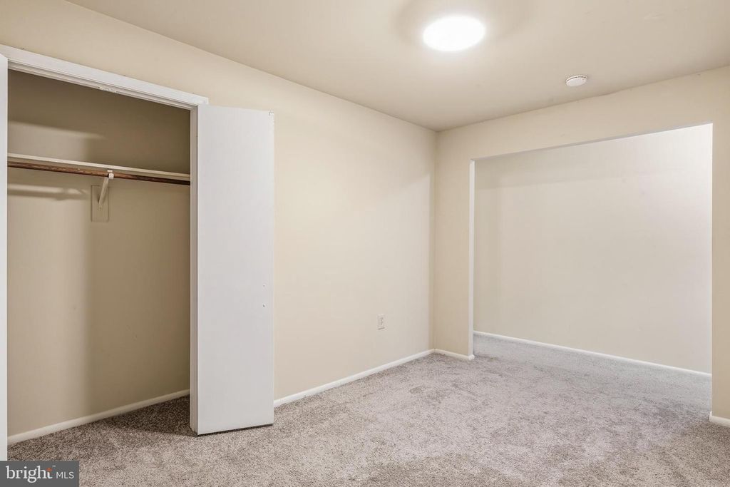 Image 21 of property listing at 14947 CHERRYWOOD DR #4I, Laurel, MD 20707