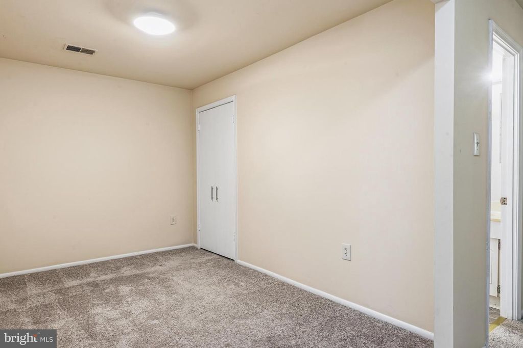 Image 22 of property listing at 14947 CHERRYWOOD DR #4I, Laurel, MD 20707