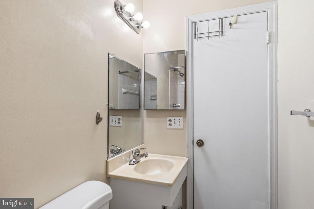 Image 24 of property listing at 14947 CHERRYWOOD DR #4I, Laurel, MD 20707