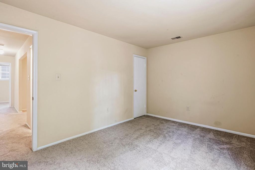 Image 26 of property listing at 14947 CHERRYWOOD DR #4I, Laurel, MD 20707