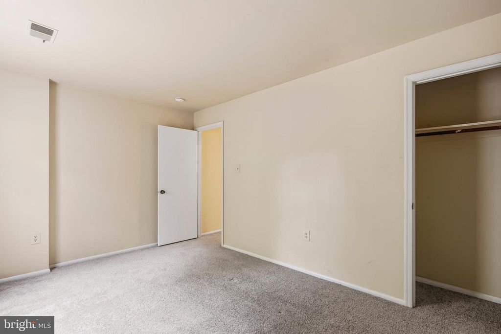 Image 27 of property listing at 14947 CHERRYWOOD DR #4I, Laurel, MD 20707