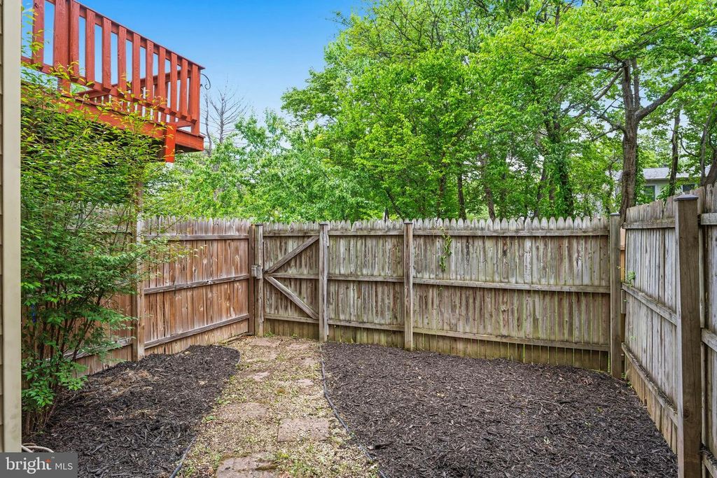 Image 30 of property listing at 14947 CHERRYWOOD DR #4I, Laurel, MD 20707