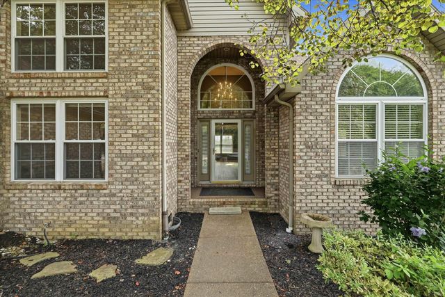 8721 Clear Creek Drive, Evansville, IN 47711