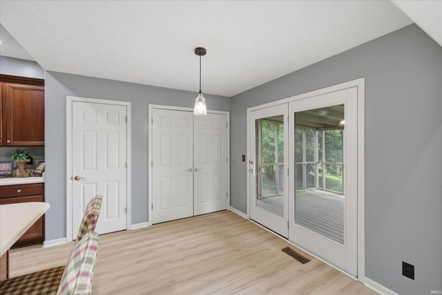 8721 Clear Creek Drive, Evansville, IN 47711
