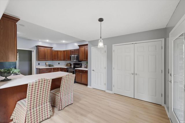 8721 Clear Creek Drive, Evansville, IN 47711