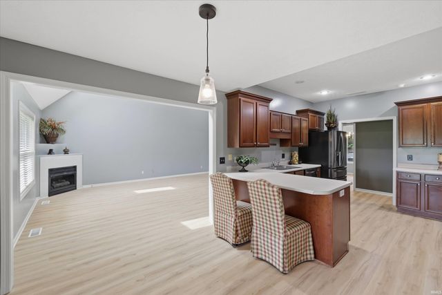 8721 Clear Creek Drive, Evansville, IN 47711