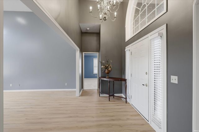 8721 Clear Creek Drive, Evansville, IN 47711