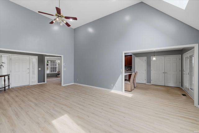 8721 Clear Creek Drive, Evansville, IN 47711