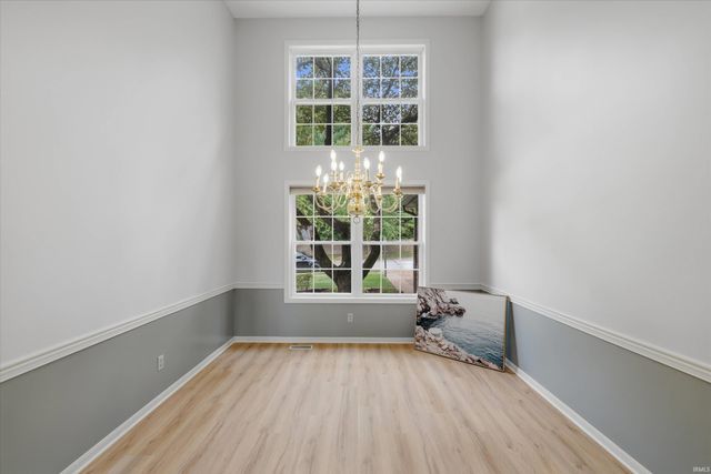8721 Clear Creek Drive, Evansville, IN 47711