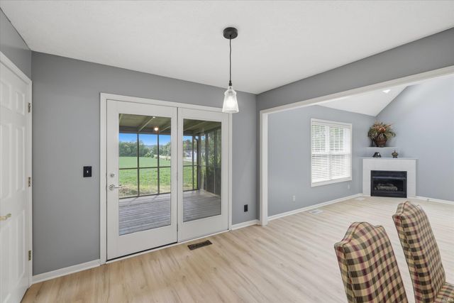 8721 Clear Creek Drive, Evansville, IN 47711