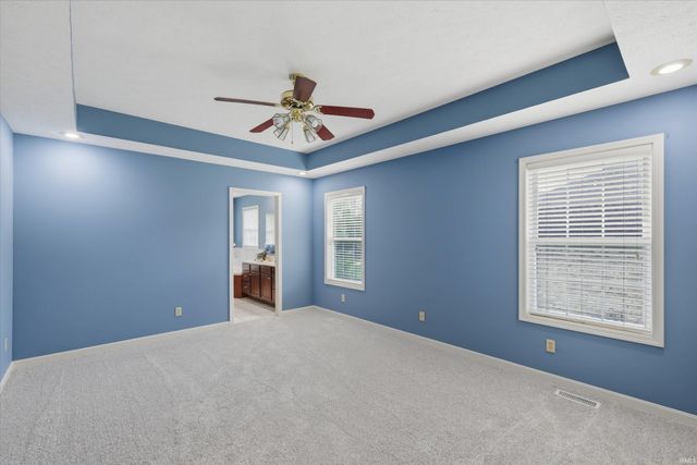 8721 Clear Creek Drive, Evansville, IN 47711