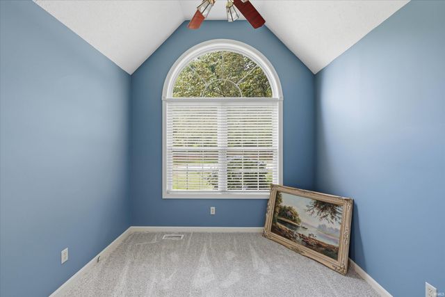 8721 Clear Creek Drive, Evansville, IN 47711