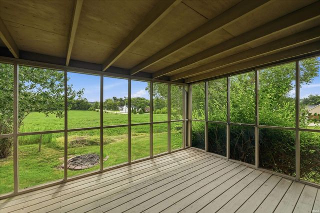 8721 Clear Creek Drive, Evansville, IN 47711