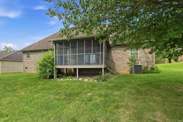 8721 Clear Creek Drive, Evansville, IN 47711