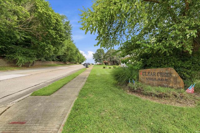 8721 Clear Creek Drive, Evansville, IN 47711