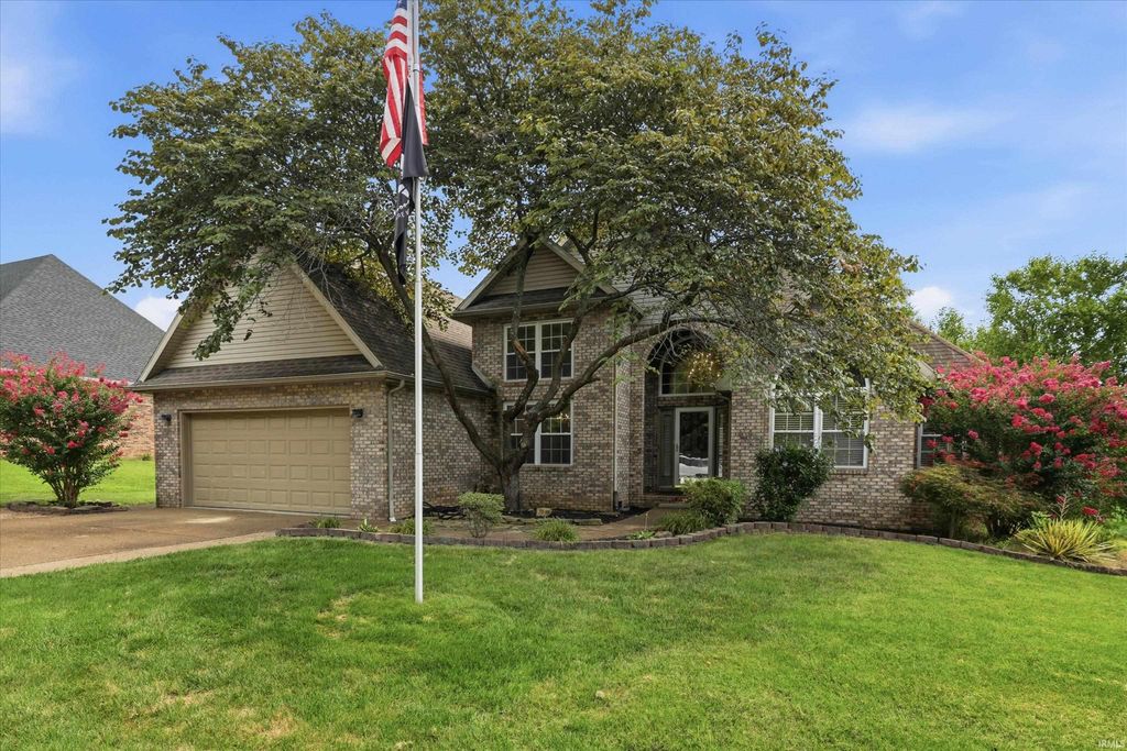 8721 Clear Creek Drive, Evansville, IN 47711