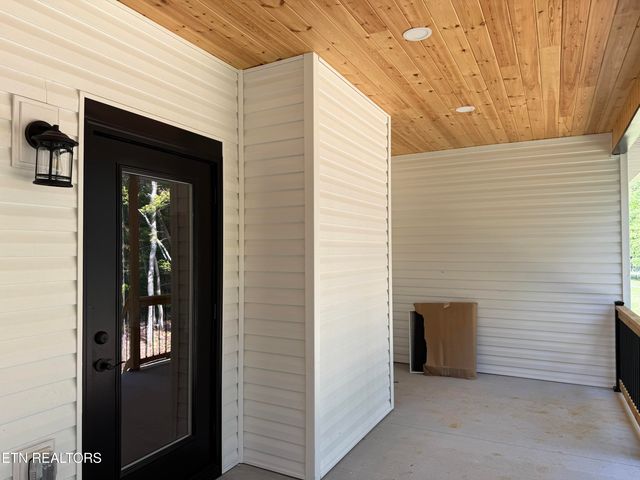 141 Windsor Rd, Crossville, TN 38558